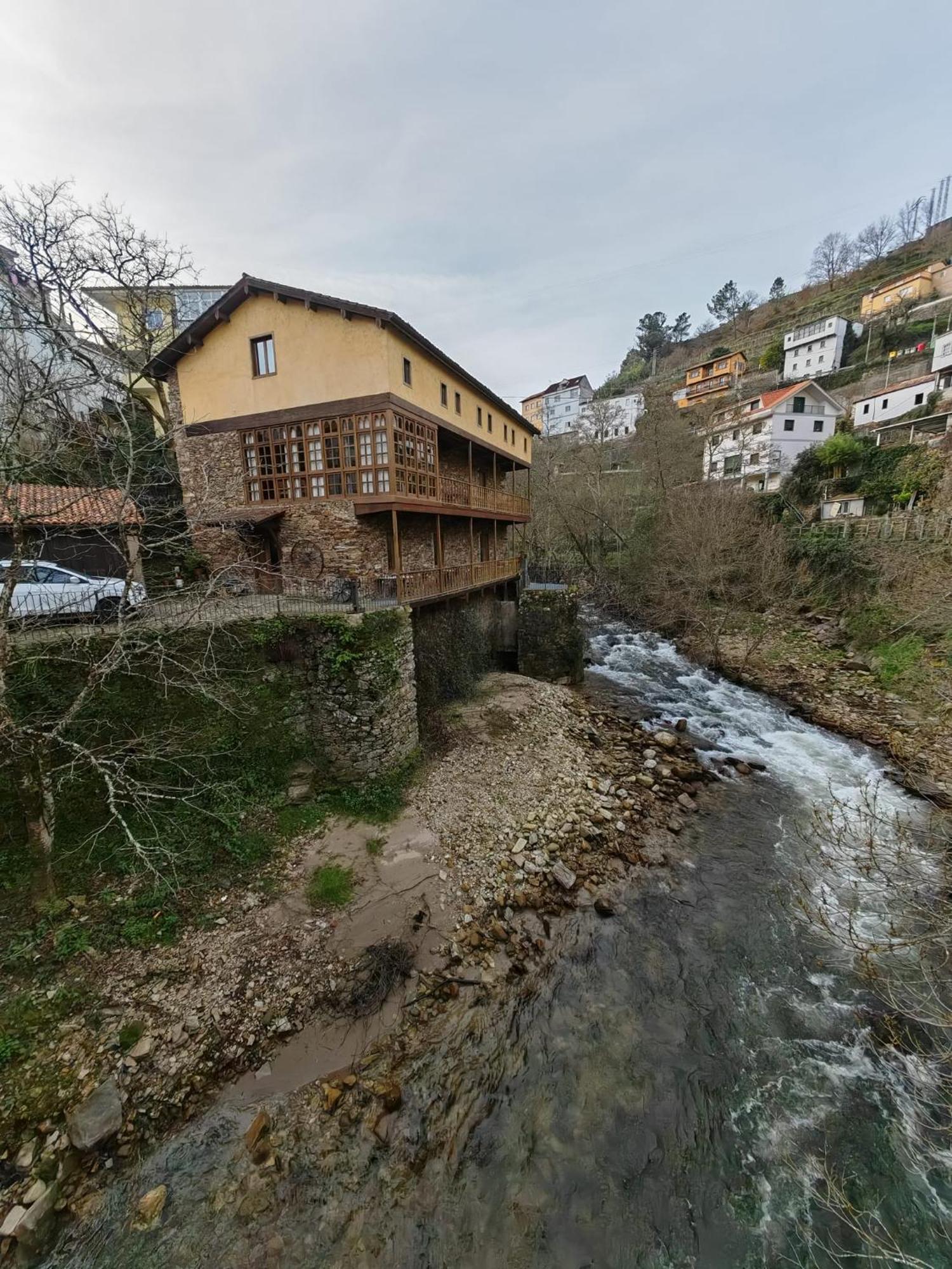 Acea Do Bubal Guest House Os Peares Екстериор снимка